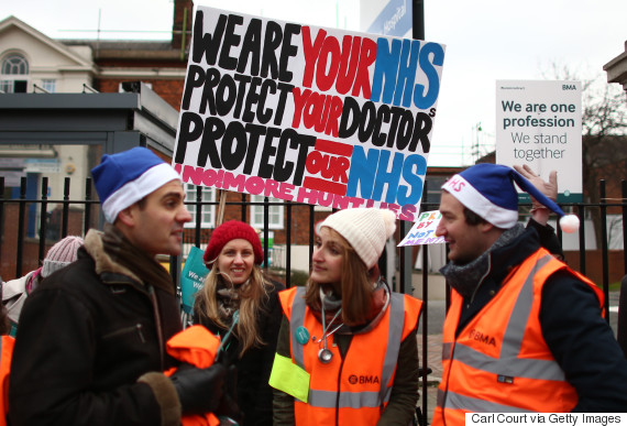 LONDON, UNITED KINGDOM - JANUARY 12: Junior doctors and staff members take part in a picket outside Maudsley Hospital on January 12, 2016 in London, United Kingdom. Junior doctors in England have gone on strike in a dispute with the government over a new contract. The doctors are only providing emergency cover during the 24-hour walkout, which started at 8:00am with the NHS so far postponing 4,000 routine treatments. (Photo by Carl Court/Getty Images)